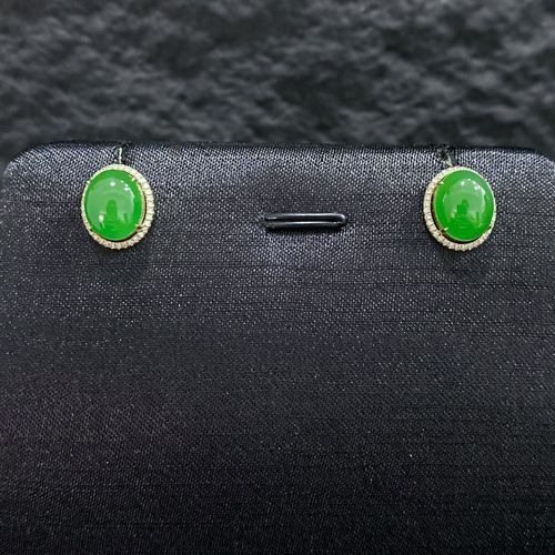 和田碧玉苹果绿蛋面耳钉18k金镶嵌款式精致时尚