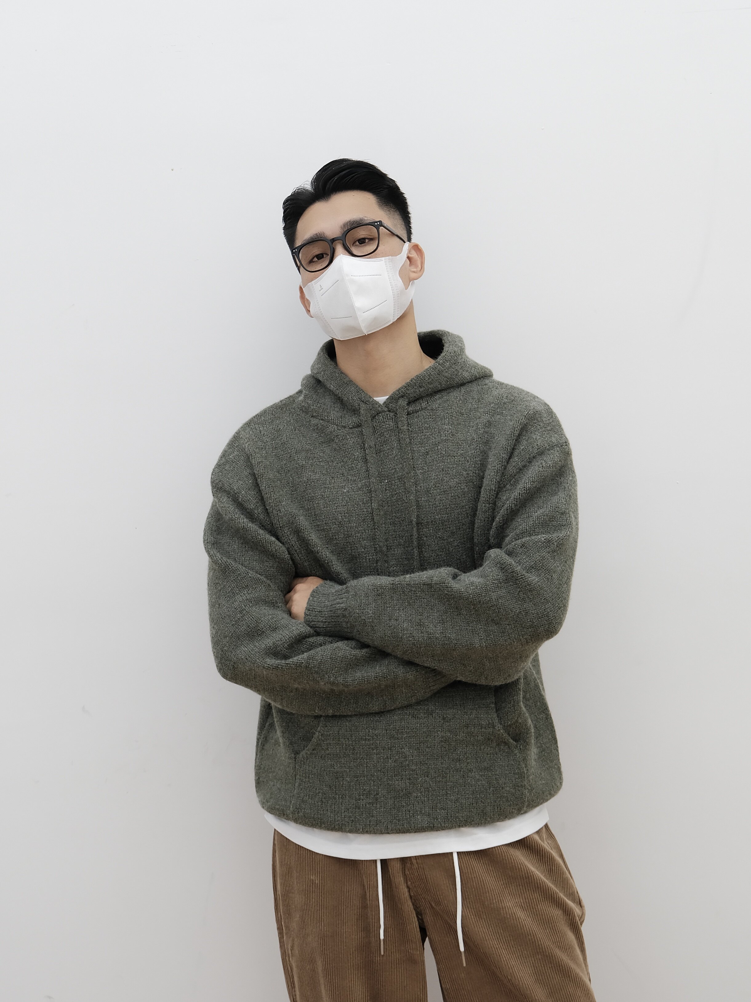 何青菜 韩版宽松套头连帽针织衫抗起球定制面料 袋鼠袋潮流男毛衣