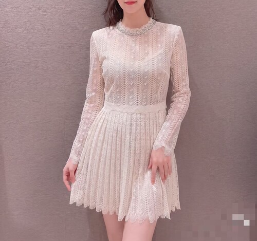 SP连衣裙白色蕾丝显瘦钻饰26秋