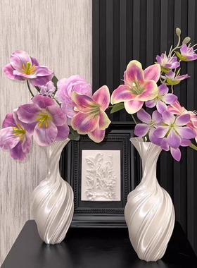 新款艺术抽象花瓶扭曲复古插花装饰摆件北欧简约ins风3D打印轻奢