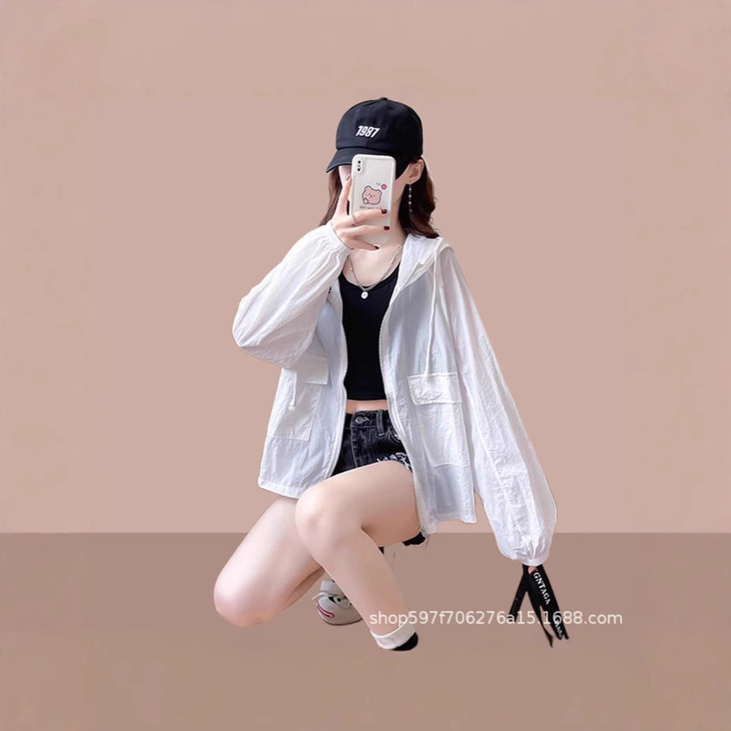 防晒衣女款2026新款通勤百搭透气轻薄外套宽松短款纯色连帽防晒服