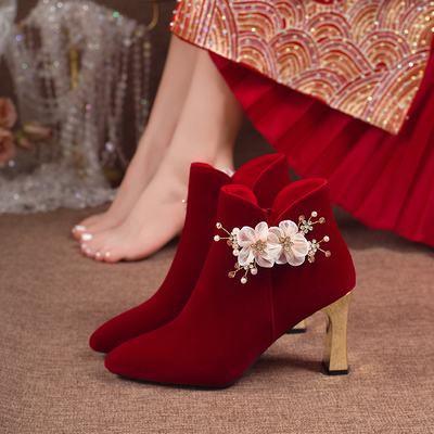 红色秀禾服新娘鞋女粗跟中式敬酒服婚鞋冬季保暖高跟短靴尖头婚靴