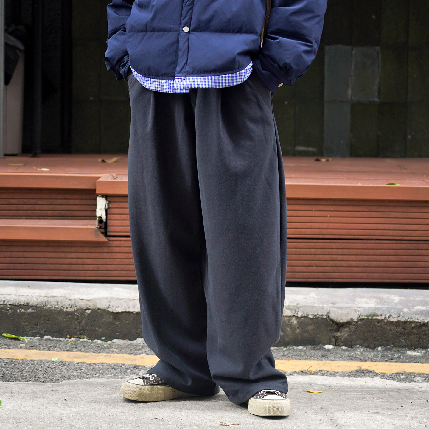 日系复古纯色宽松呢料弯刀阔腿裤