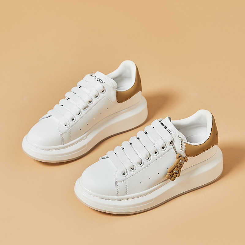 小白鞋女真皮2025年休闲耐磨厚底板鞋百搭圆头运动秀气松糕鞋