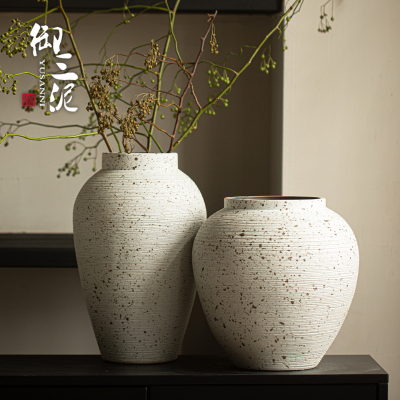 侘寂风复古插花养鲜花白色