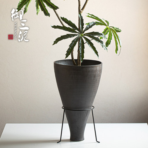 不规则创意高级艺术感大花瓶
