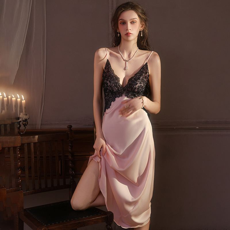 维多利亚美背性感吊带长裙高级感蕾丝睡裙女收腰显瘦可外穿带胸垫