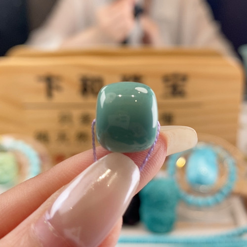 瓷釉丫角山绿老型珠 卡13.5