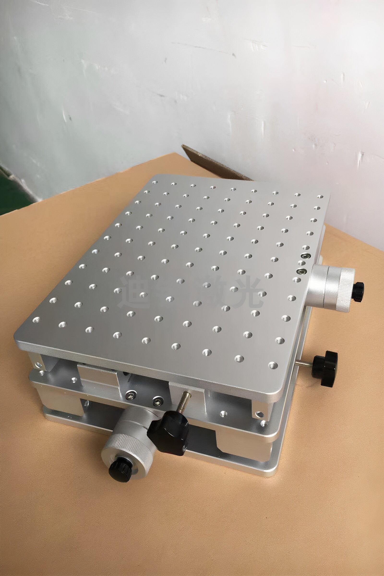 位移台多孔固定条升降治具打标机图片