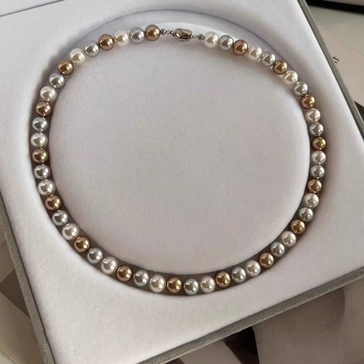 施家珍珠项链强光莫兰迪色孔雀绿海珠珍珠项链锁骨