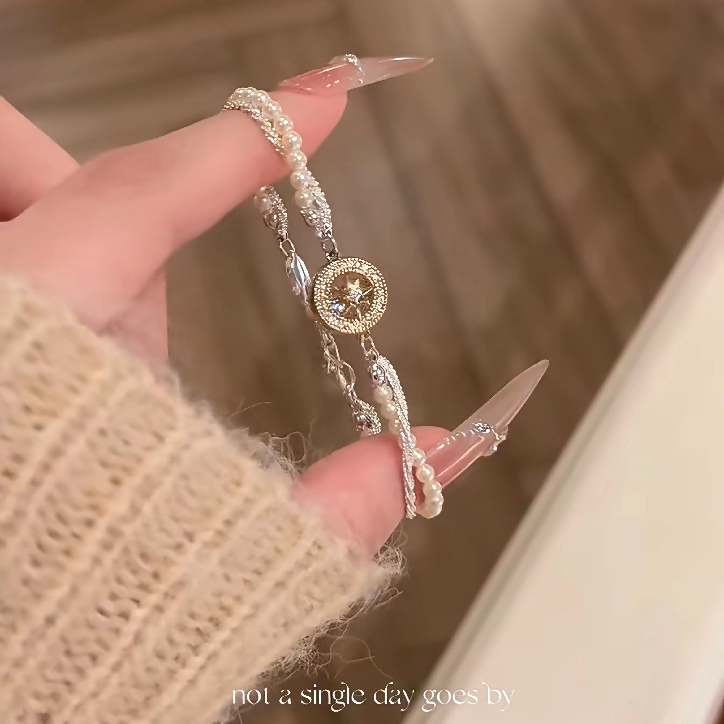 施家珍珠小香风八芒星罗盘手链女轻奢镶钻高级感小众设计手饰品