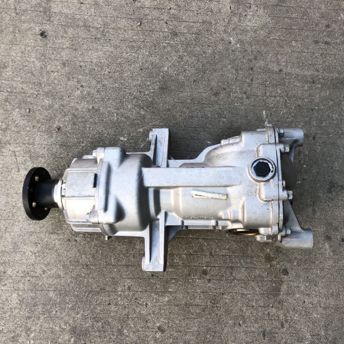 长安CS7595后差速器总成图片