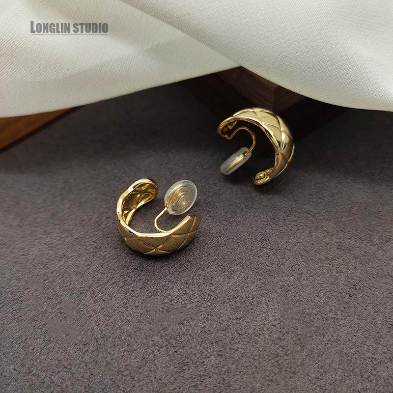 2025年新款潮高级感蚊香盘耳饰女冷淡风耳夹无耳洞复古圈圈耳饰品
