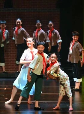 小荷风采红色先锋原版舞蹈演出表演服装舞台道具中小学生爱国服装