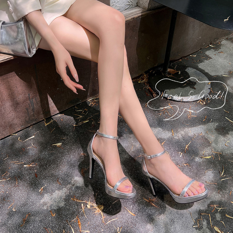 2026新款夏外穿绝美一字带不累脚细跟露趾凉鞋防水台高跟鞋女