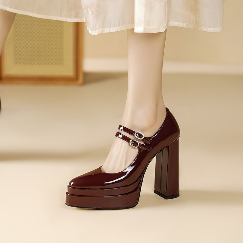 高级感婚鞋新娘鞋新款小个子粗跟防水台年会高跟鞋不累脚演出单鞋