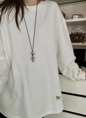 DW中长款白色T恤女百搭下摆不规则设计刺绣加绒遮臀打底衫8216
