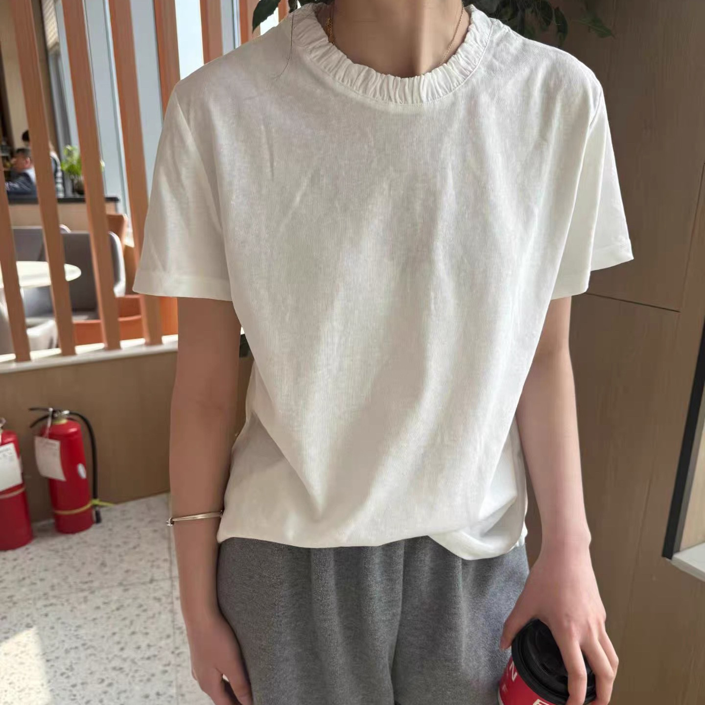 独特巨好看洋气褶皱圆领短袖T恤打底衫夏季单穿白色上衣女8503