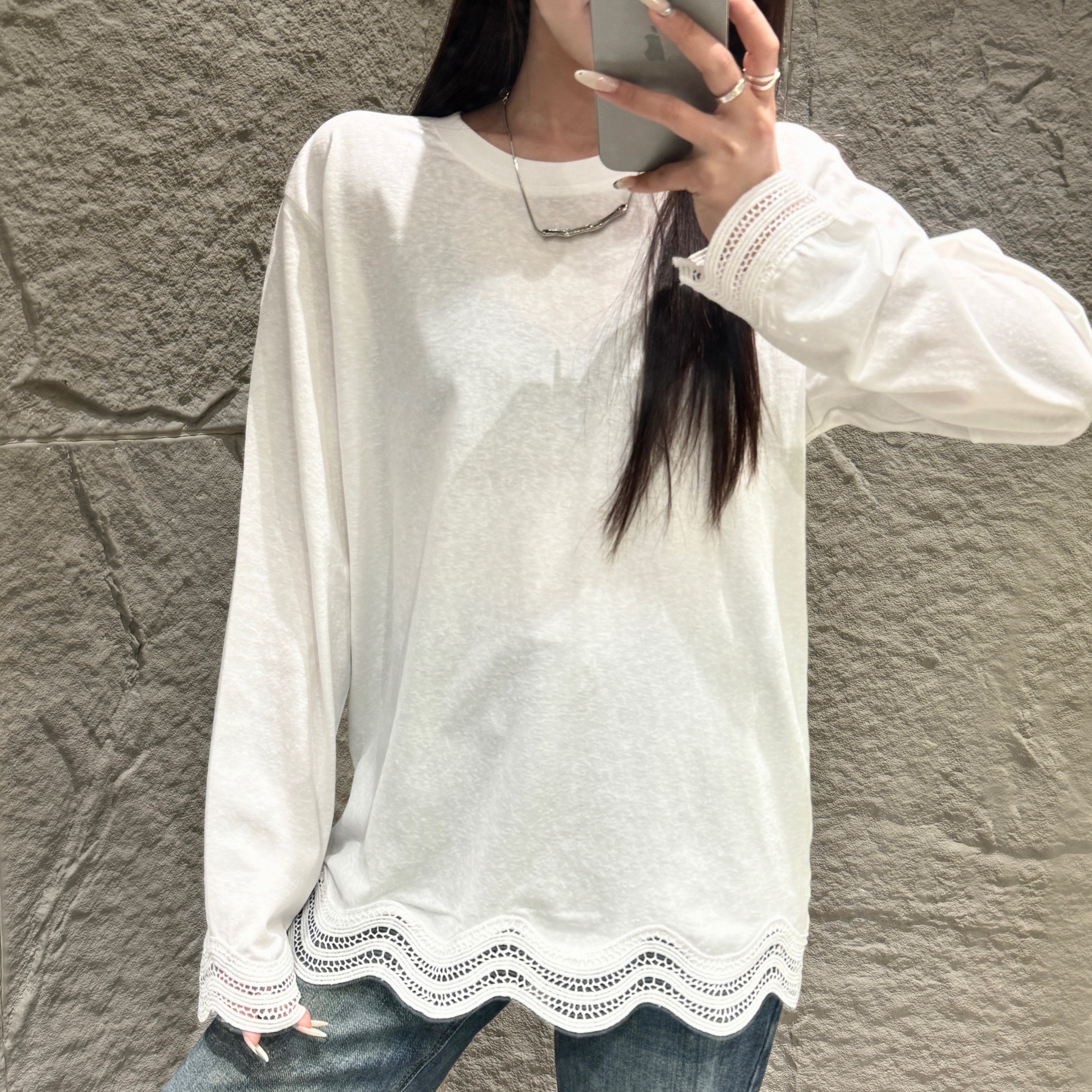 洋气白色圆领长袖蕾丝拼接T恤女2026春秋新款宽松打底上衣7526