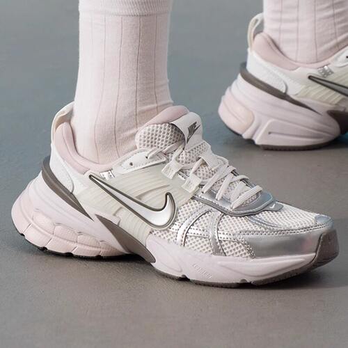 NIKE耐克女鞋V2K RUN灰网面复古百搭厚底老爹鞋跑步鞋FD0736-010