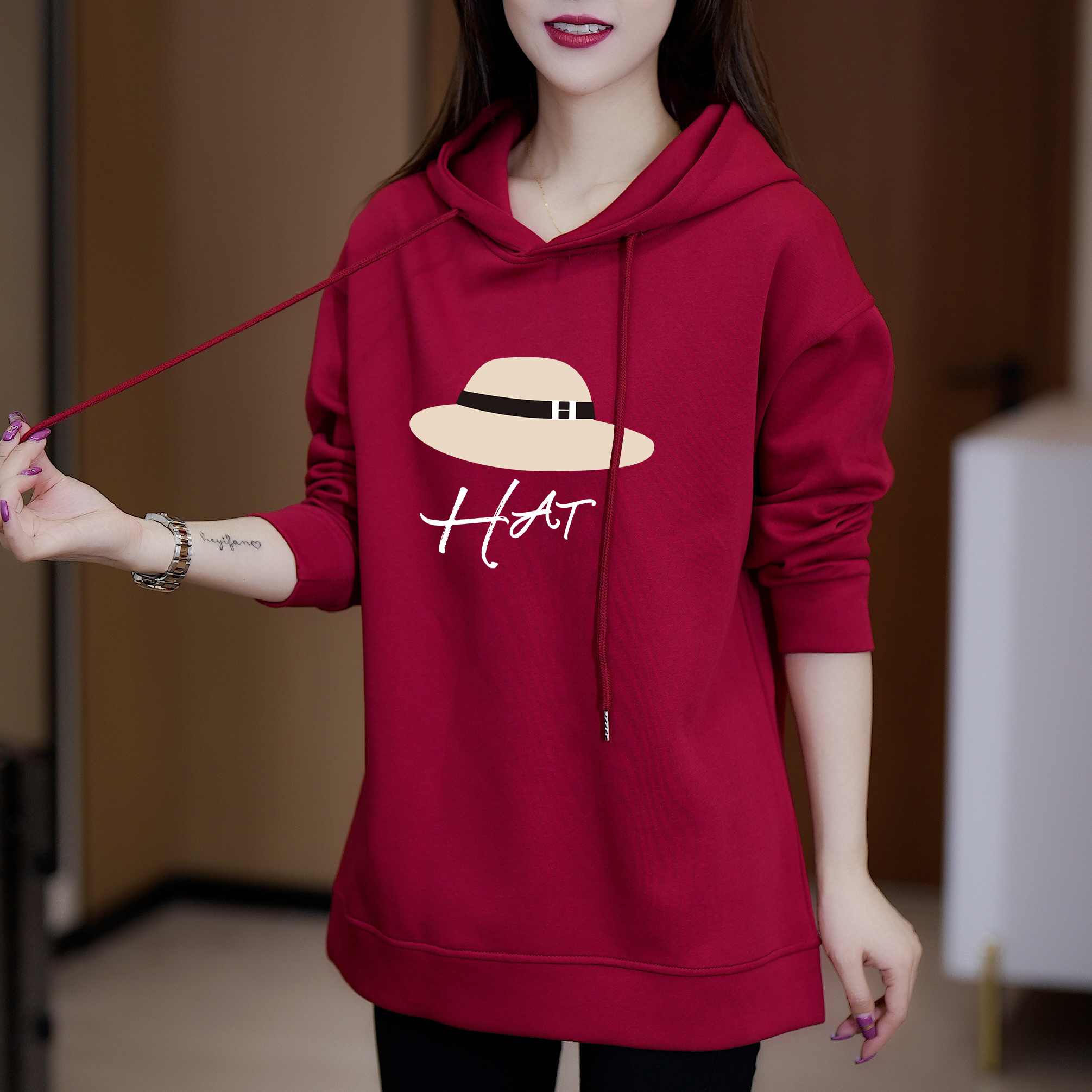 秋季时尚草帽字母印花连帽卫衣大码百搭休闲洋气减龄显瘦女士上衣