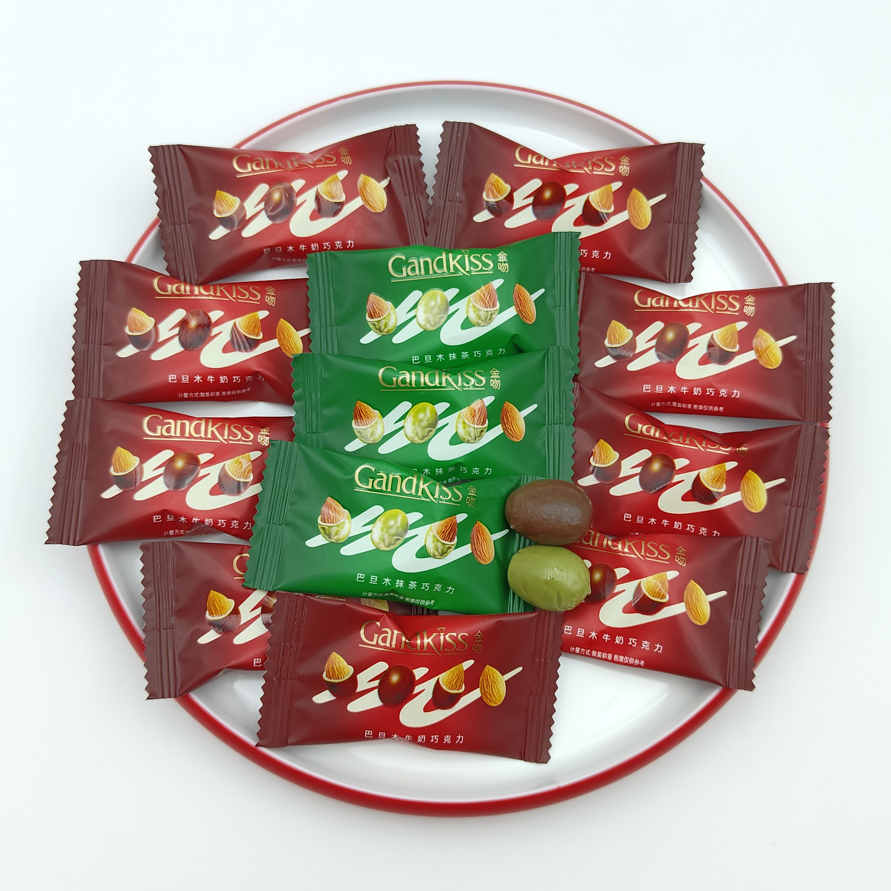 好邻居金吻巴旦木牛奶抹茶纯脂巧克力散装休闲小零食高端结婚喜糖