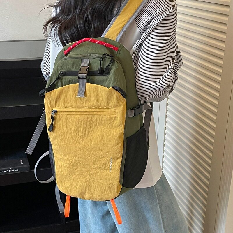 小众韩国撞色双肩包女2026新款休闲学生出游小背包登山书包感