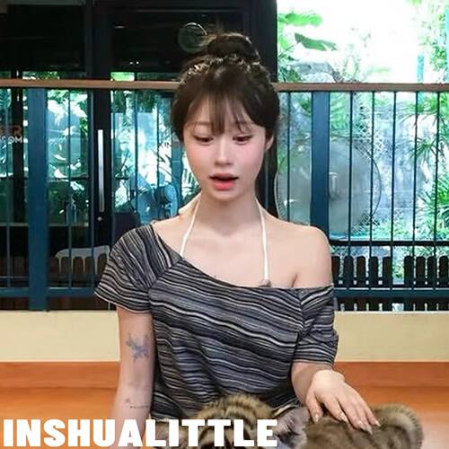 26s新款条纹拼色斜肩短袖T恤女士