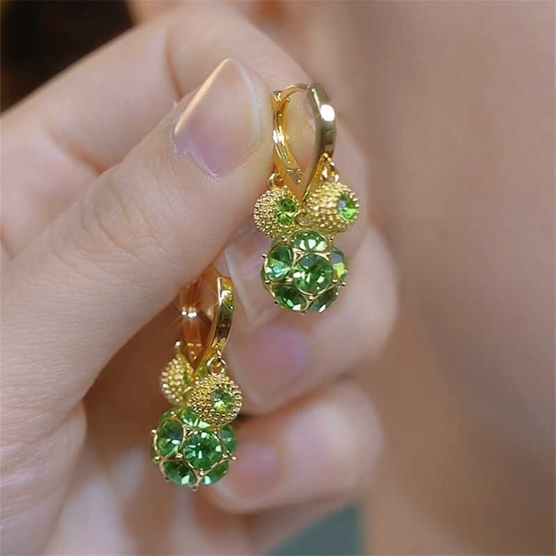 绿色锆石榴莲耳环女个性时尚小众设计感精致百搭耳扣轻奢气质耳饰