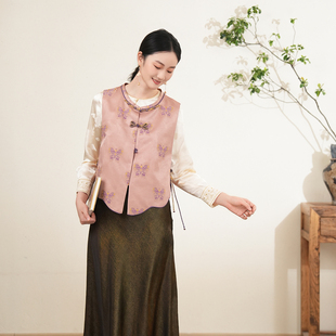 布符新中式 「百蝶真丝羊毛双色蝴蝶花扣马甲」2025年秋流苏盘扣女