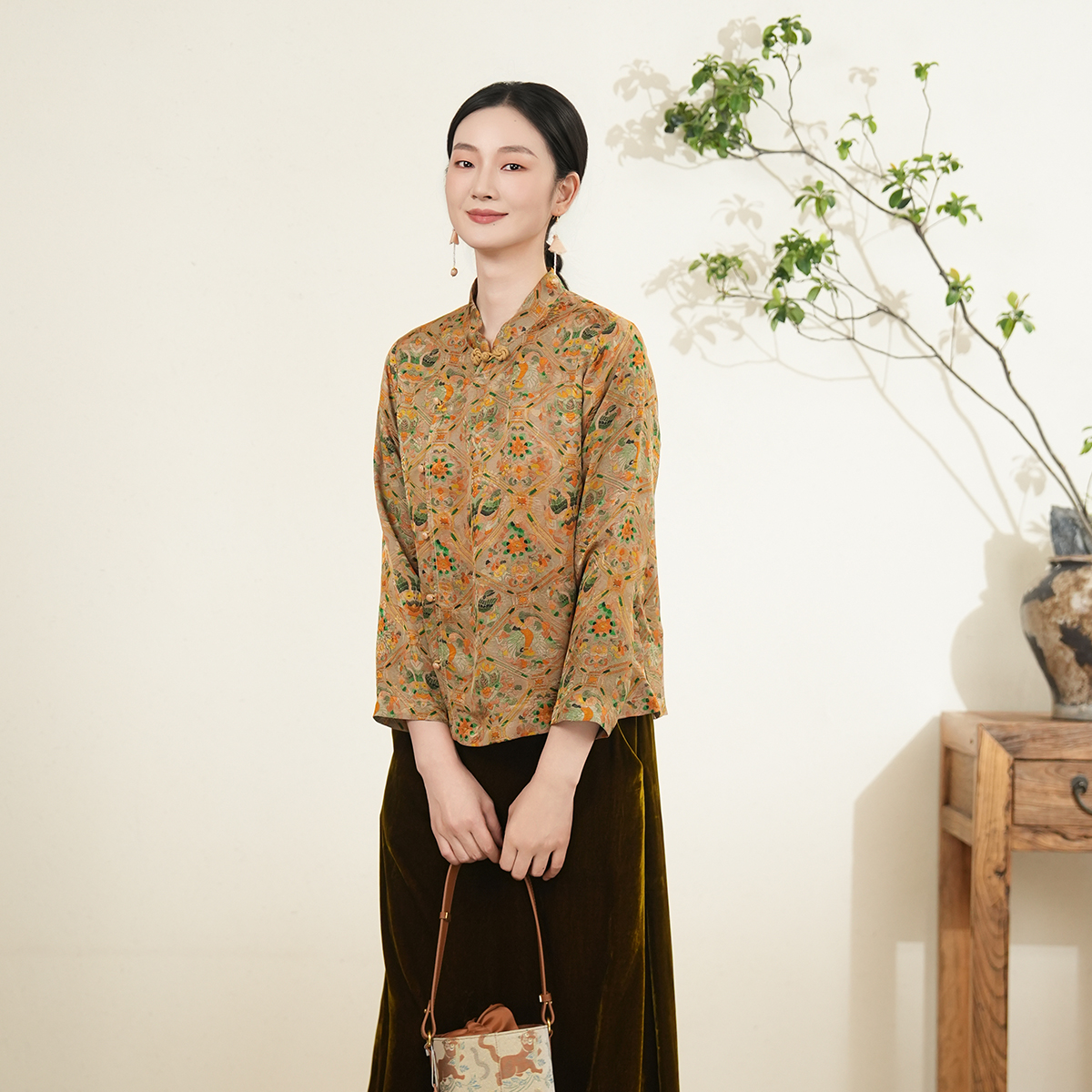 布符旗袍上衣2025年秋季新款菱格提花复古偏襟花扣设计宽松女装