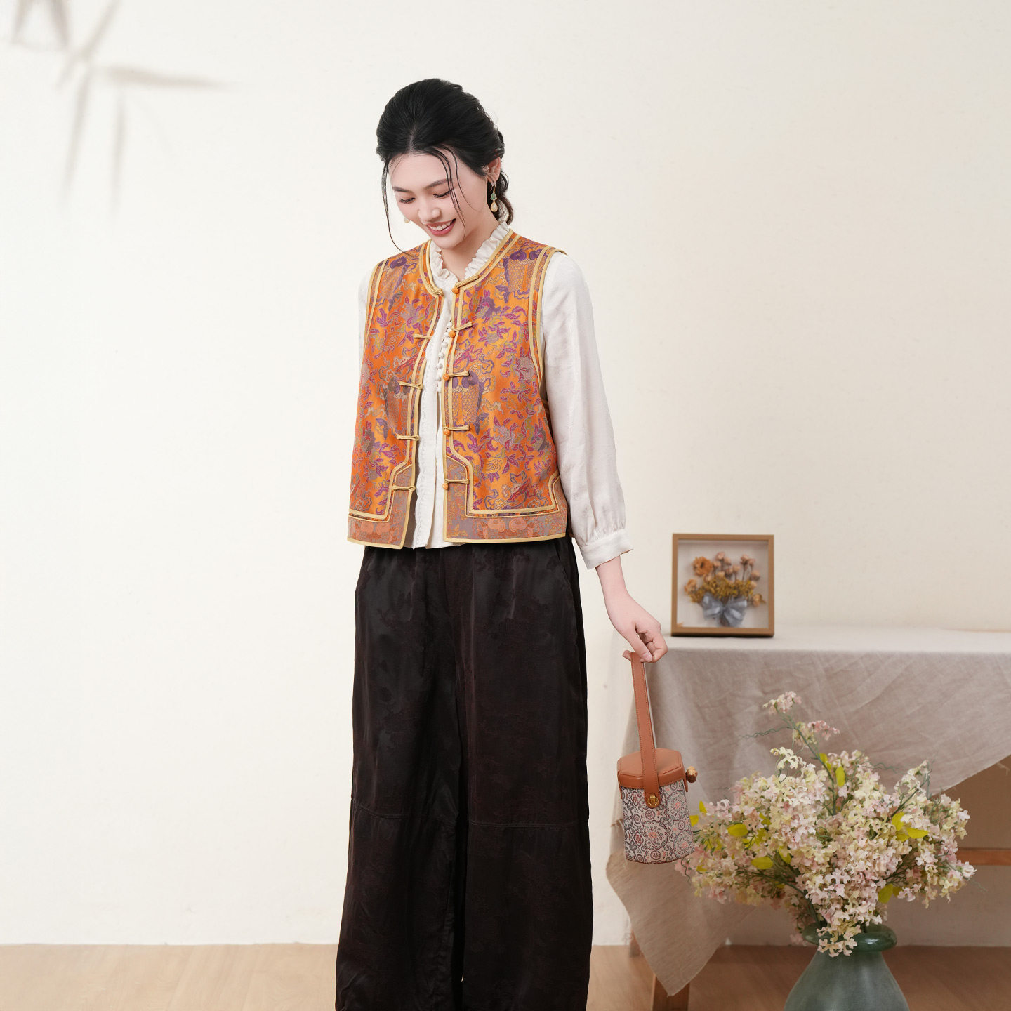 布符新中式「双鱼真丝蜀锦包条对襟马甲」2026年春季新品复古马夹,女装/女士精品,马夹,淘宝优惠券,粉丝福利购,淘宝优惠卷