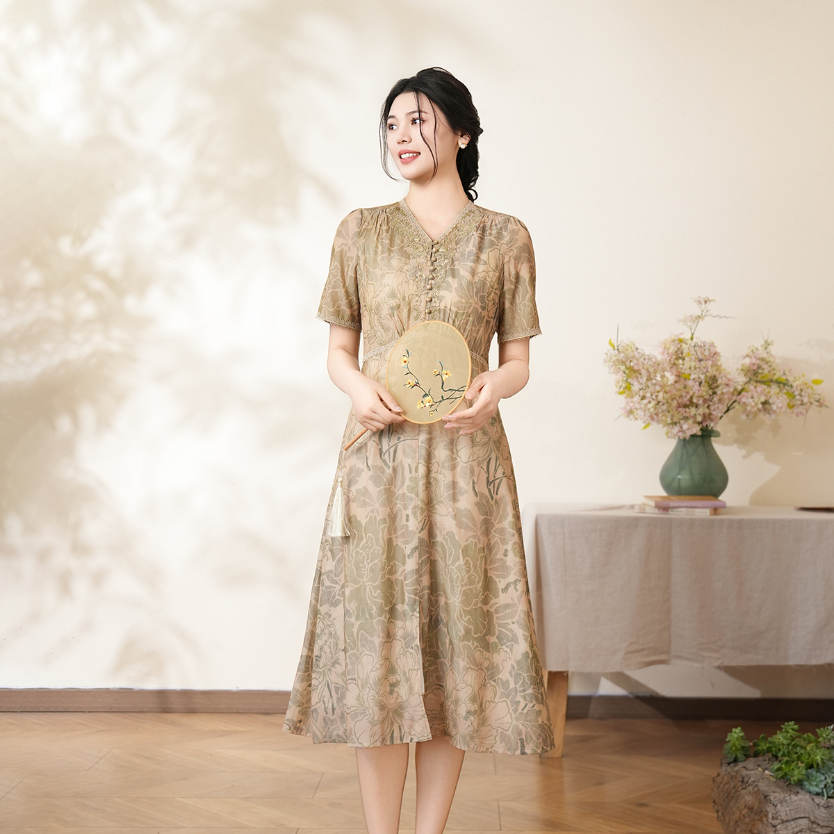 布符2025年夏季新款牡丹印花垂感连衣裙国风显瘦气质时尚长款女装