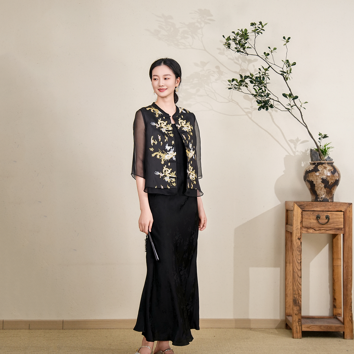 布符2025年夏珠纱龙凤刺绣立领盘扣衬衫国风古典显瘦垂感透气女装