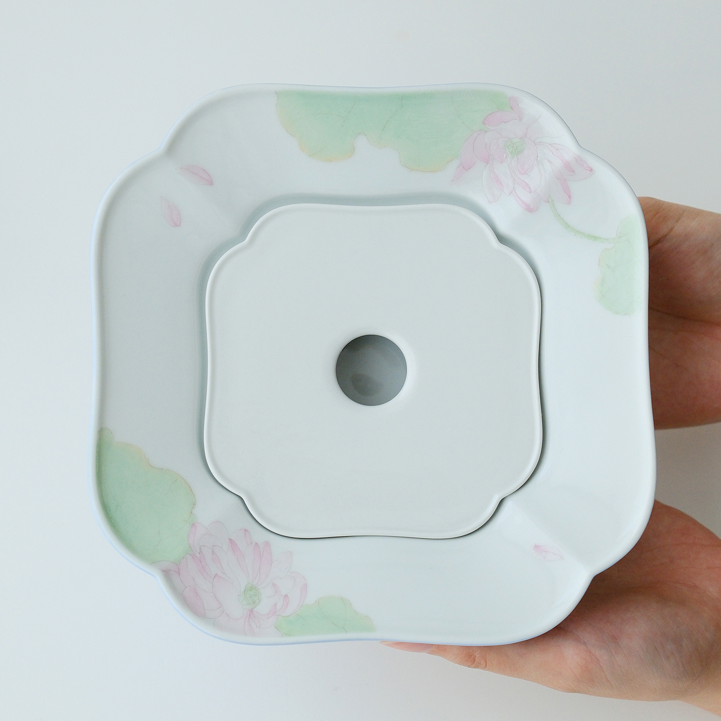 小谦山房碧落粉彩荷花壶承