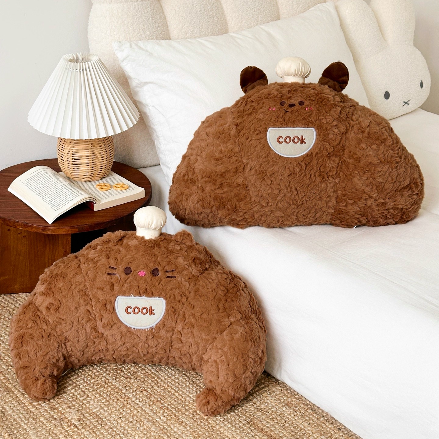 可爱烘焙牛角包抱枕猫猫狗狗可颂毛绒玩偶沙发床头靠垫家居装饰