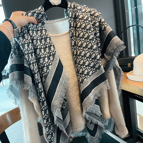 高端贵妇四季披肩双面色织围巾女