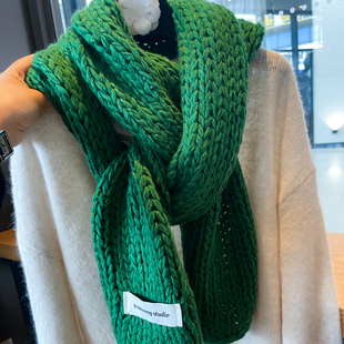 韩系马尔斯绿粗线针织围巾女秋冬加厚保暖百搭纯色围脖高级感中古
