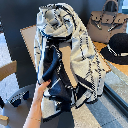 秋冬季新款黑白双面仿羊绒大围巾