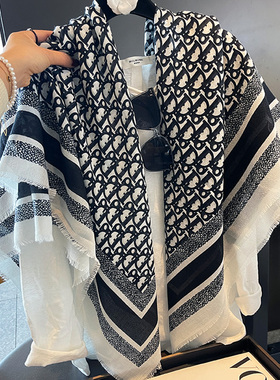 经典字母亚麻手感大方巾女夏季新款高级感围巾薄款办公室空调披肩