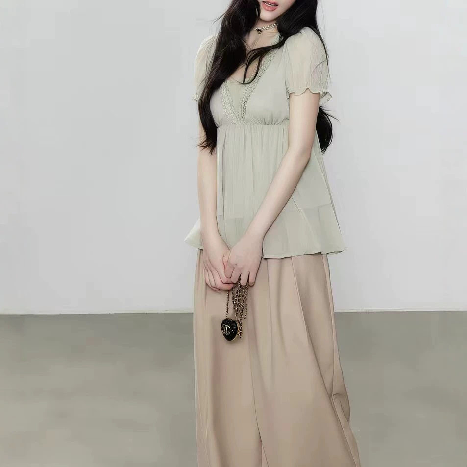 绿色法式优雅雪纺衫夏季V领轻薄透气设计感短袖上衣女