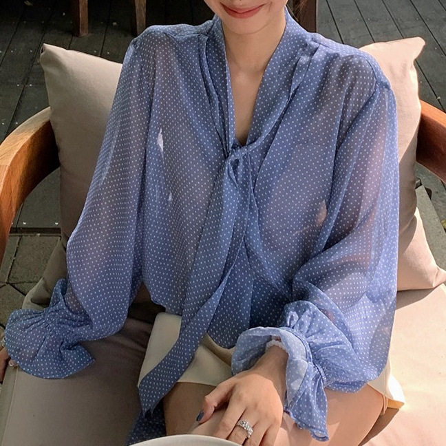 法式独特蓝色波点v领飘带衬衫2026年夏季时髦气质绝美雪纺衬衣女