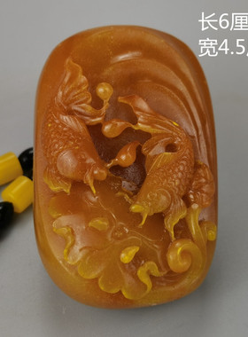 仿玉石原石寿山石雕田黄石黄龙玉双鱼连年有余手把件挂绳随机送