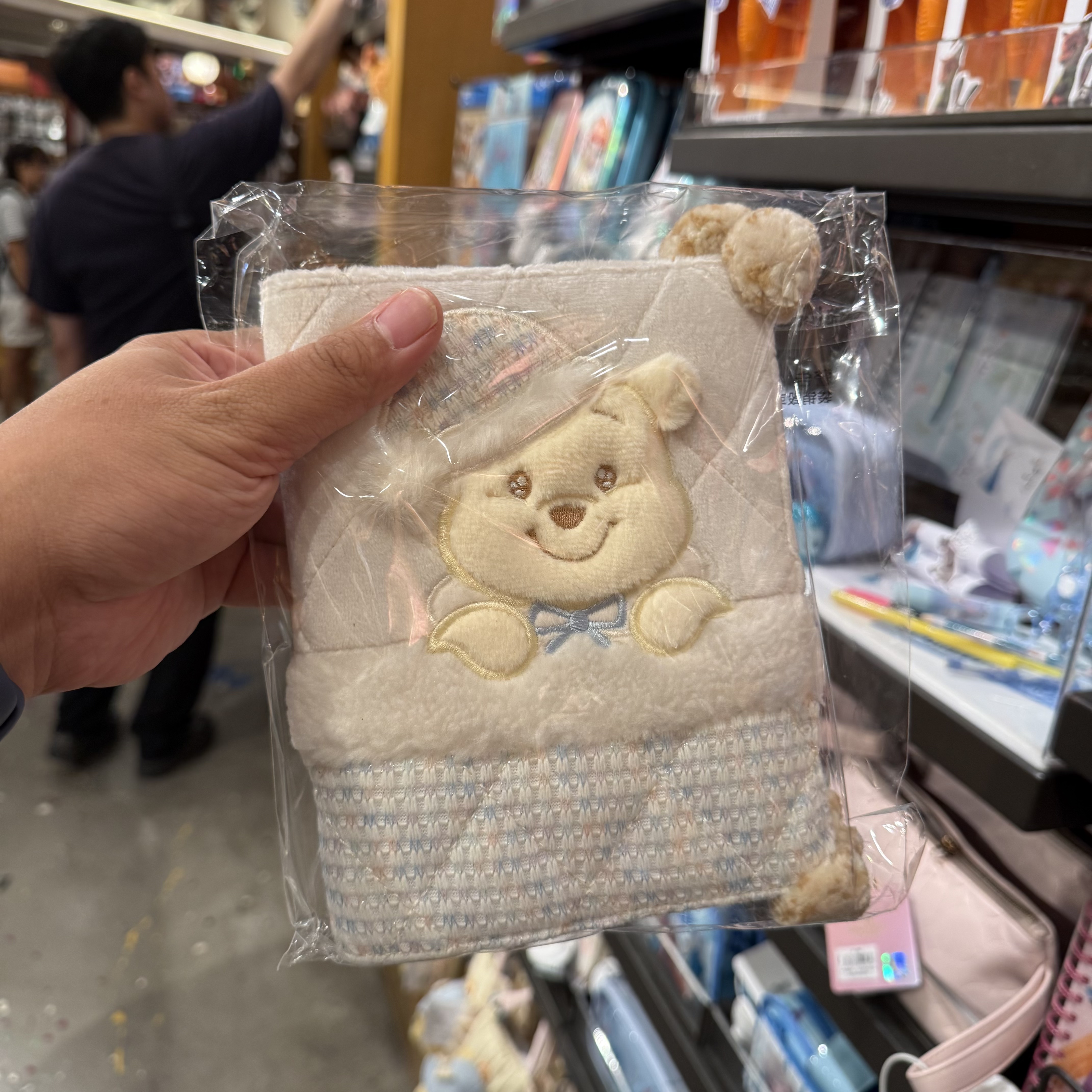 上海迪士尼乐园代购小熊维尼日记本冬季系列笔记本可爱记事本礼物