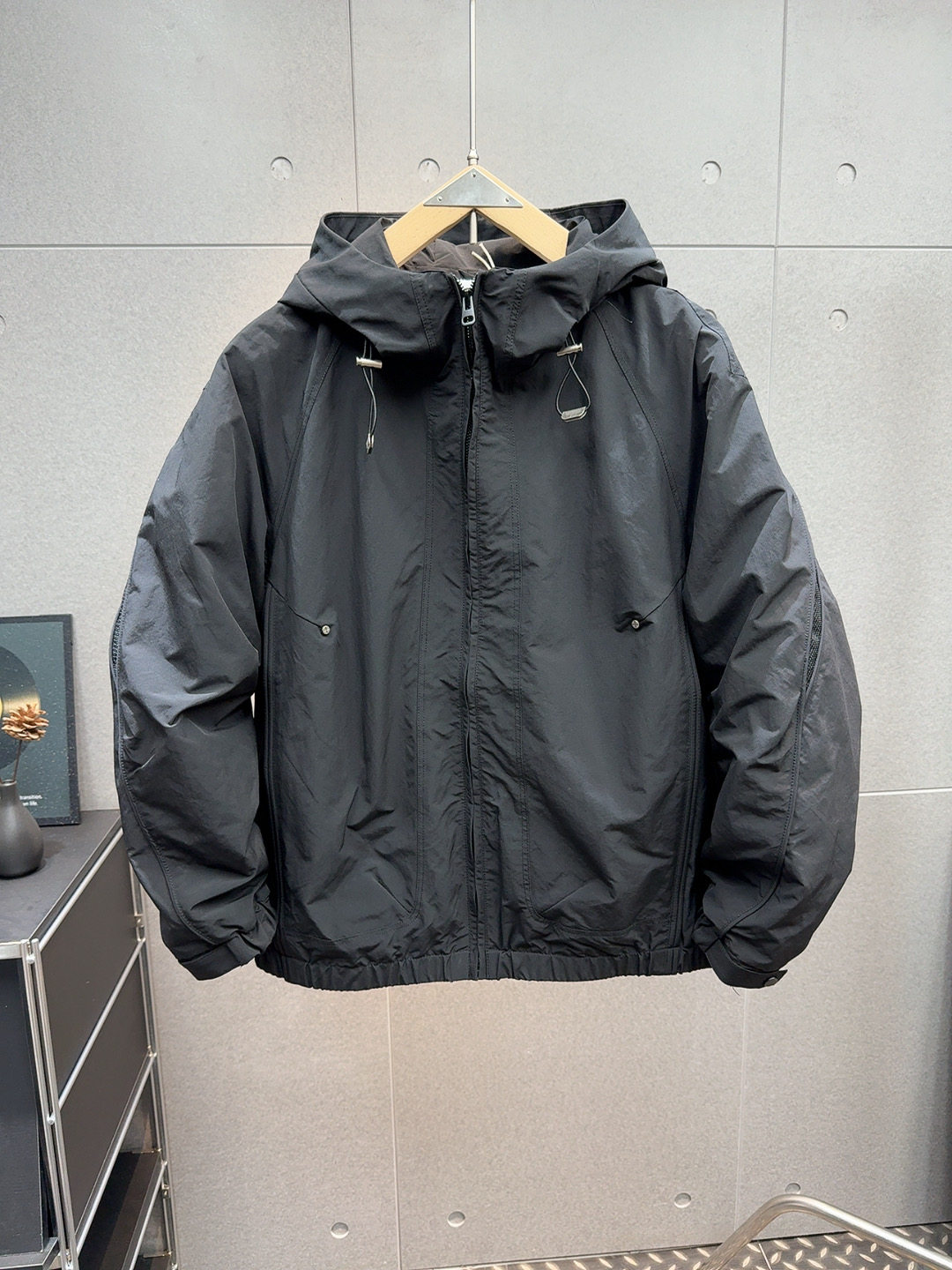 春季连帽夹克外套男士2026新款百搭工装户外休闲防风冲锋衣男上衣
