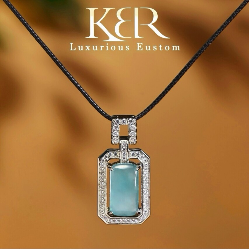 【颖有尽有】新款高定设计天然A货翡翠高冰马鞍吊坠 KBR50524005