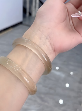 白月光手镯女款高冰种玉髓石英岩