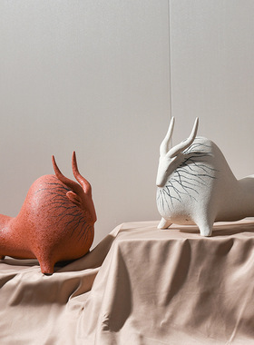 售楼处样板房书柜软装装饰品客厅电视柜家居工艺品陶瓷牛摆件