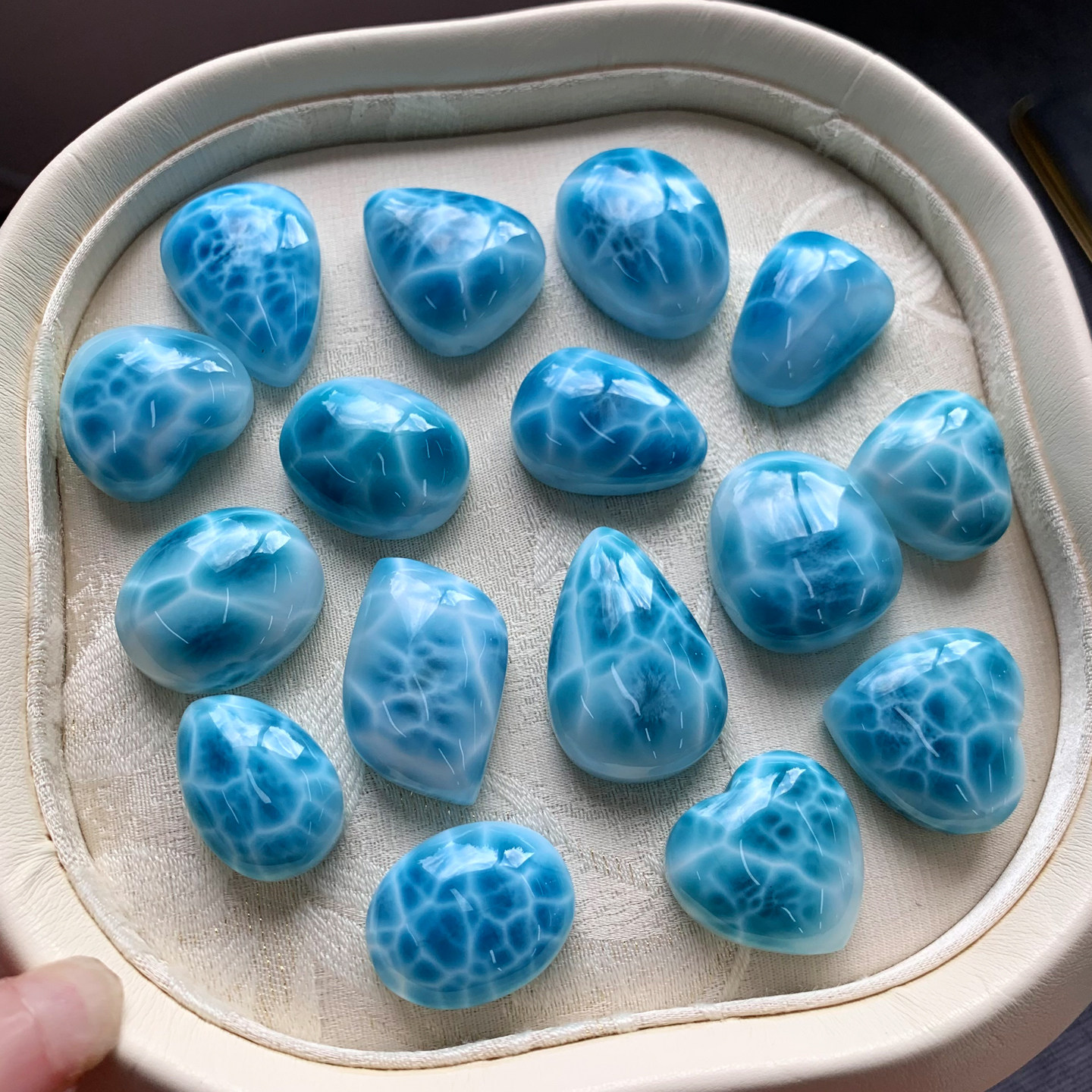 天然海纹石拉利玛雕刻件玉化吊坠