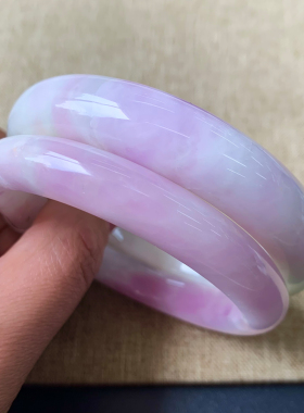 天然俏色奶盖锂辉石手镯水晶饰品